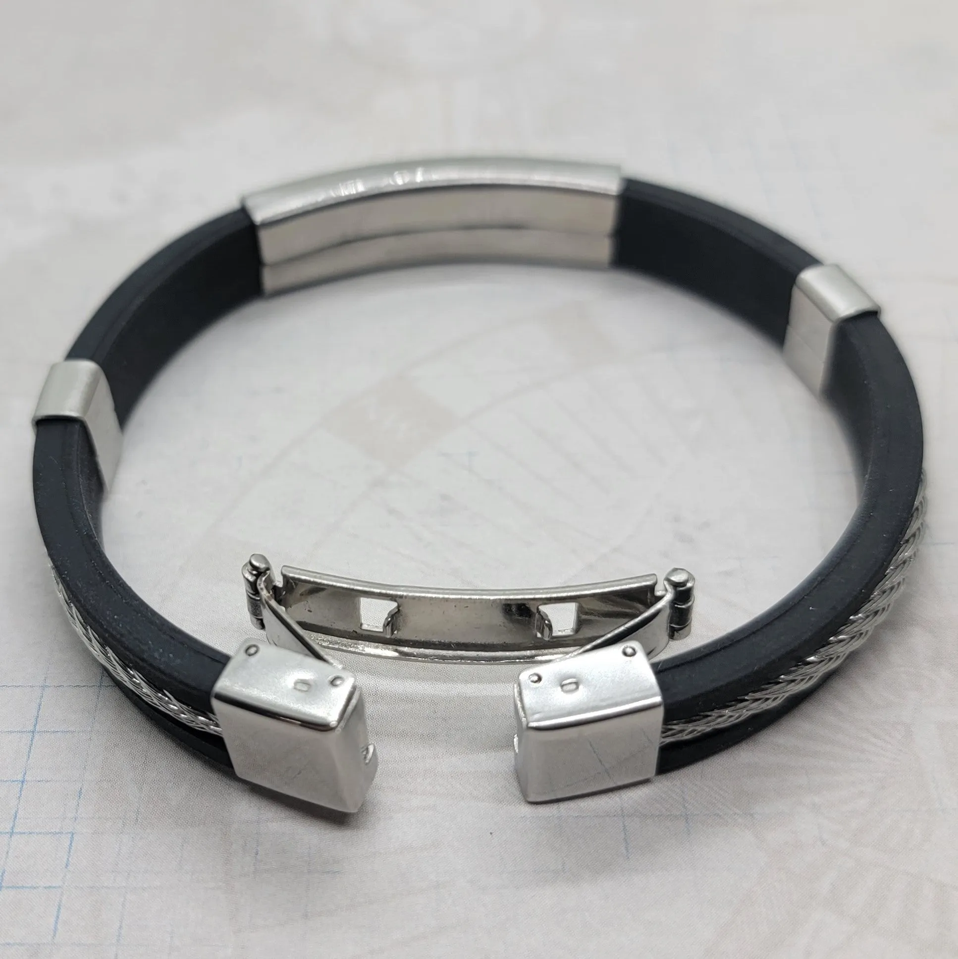 8 Stainless Steel And Black Rubber Bracelet (1) - L1355