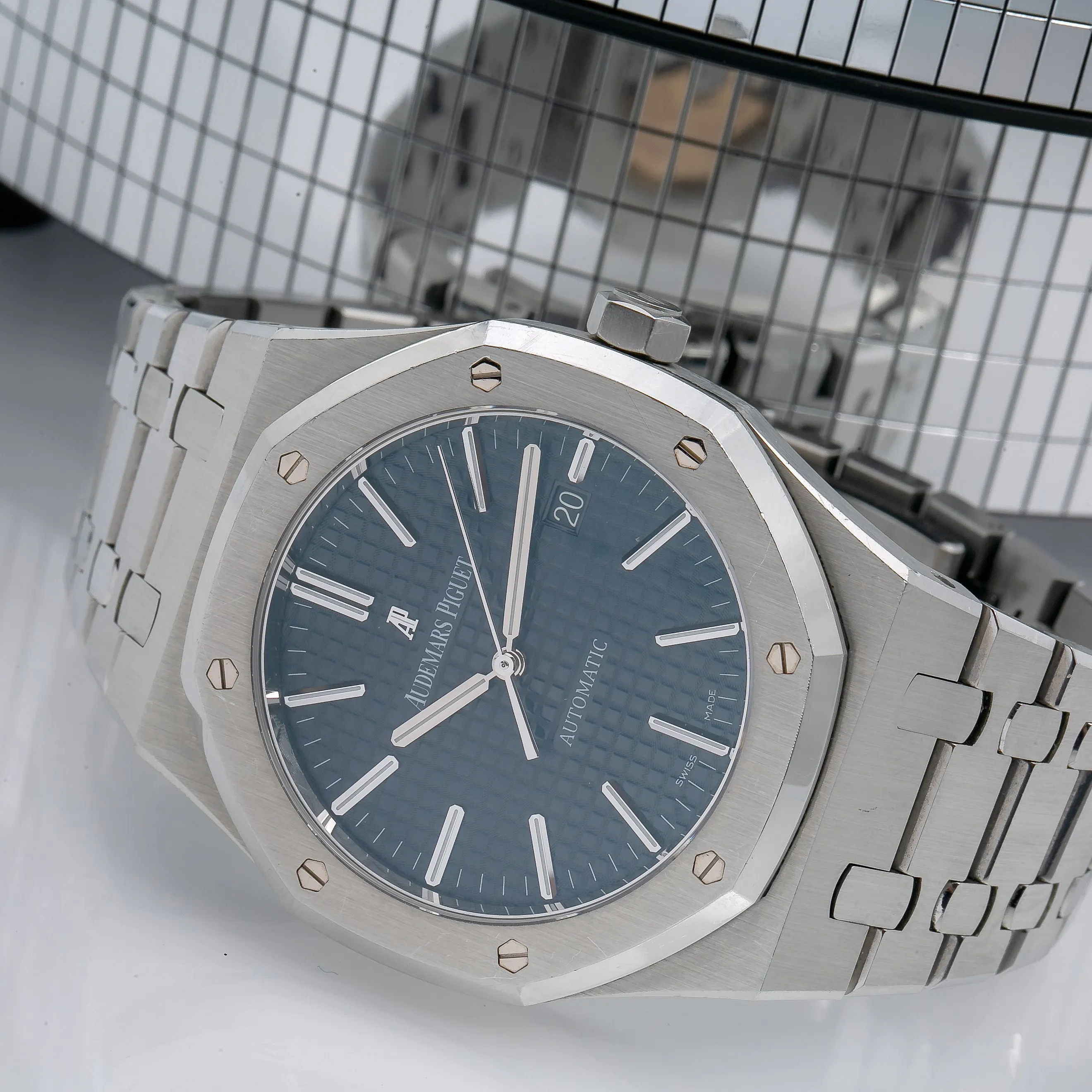 Audemars Piguet Royal Oak Selfwinding 15400ST Blue Dial With Stainless Steel Bracelet