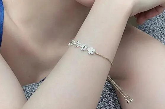 Floating Flower Bracelet