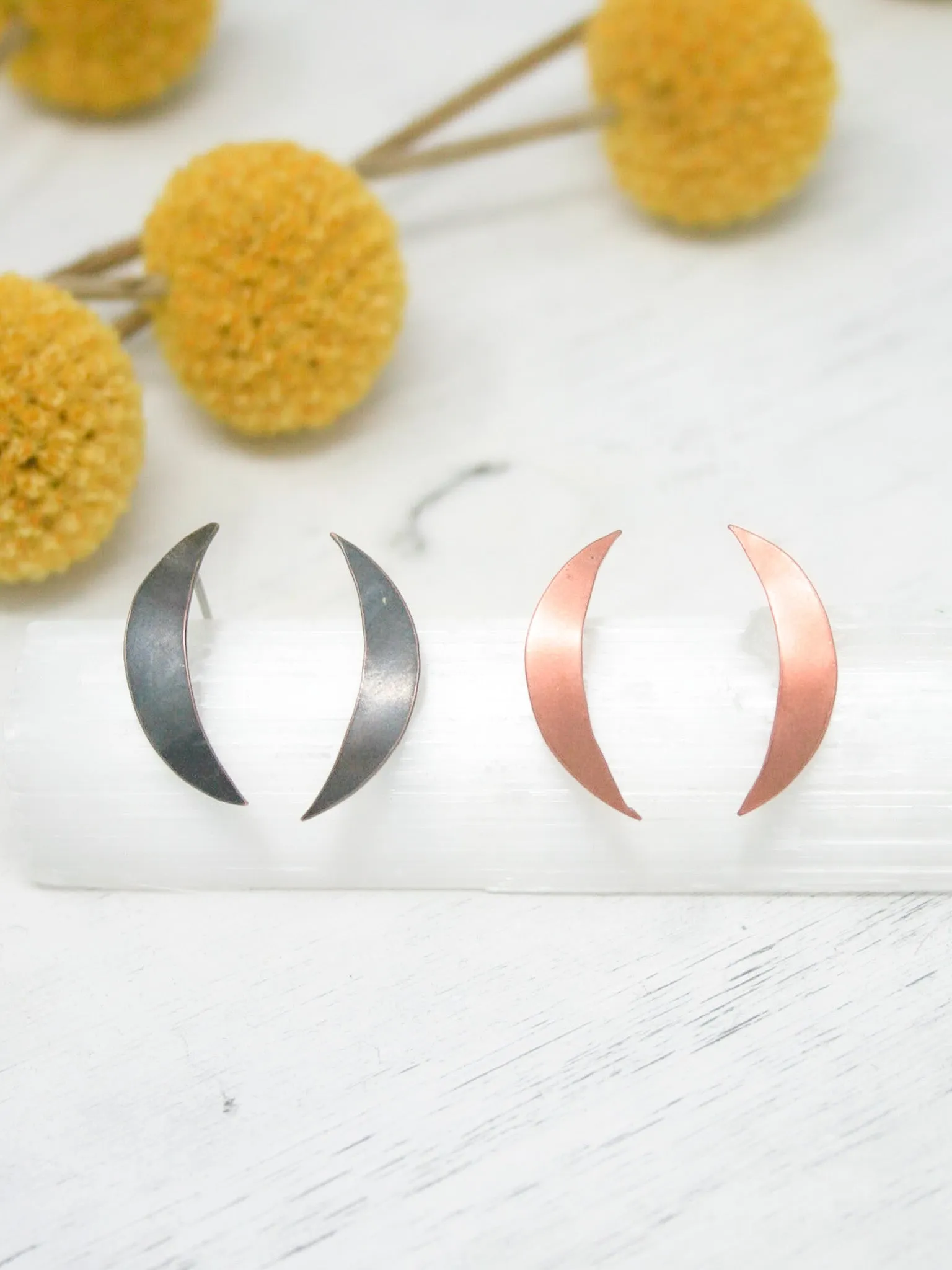 Moon stud earrings[ready to ship]