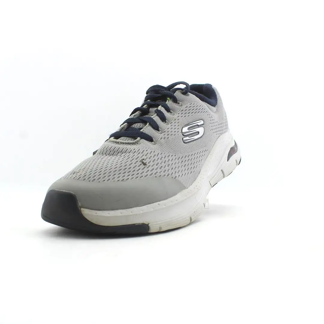 SKECHERS ARCH FIT